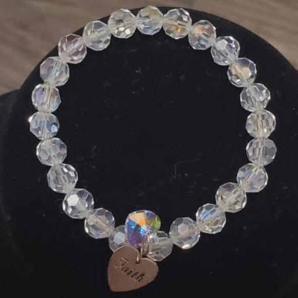 Clear Heart Glass Bracelet (Inscribed Faith) 🌴 - Picture 1 of 4